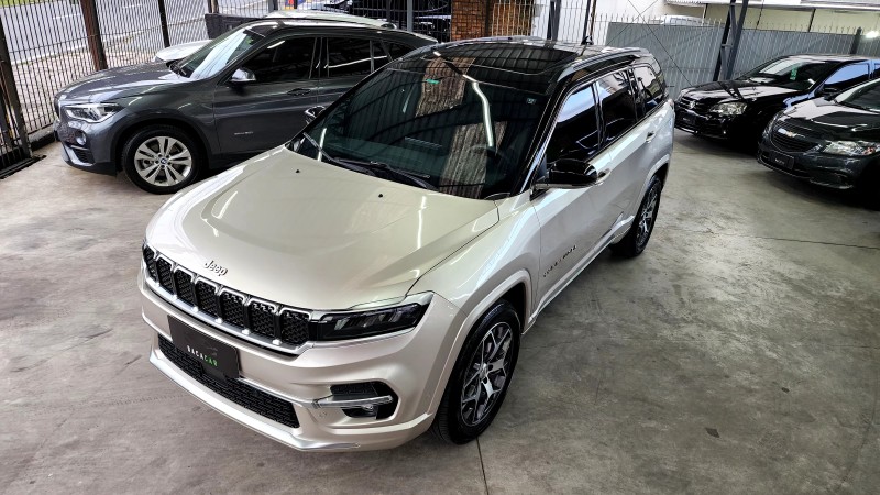 COMMANDER 1.3 OVERLAND T270 16V 4X2 TURBO FLEX 4P AUTOMÁTICO - 2022 - CAXIAS DO SUL