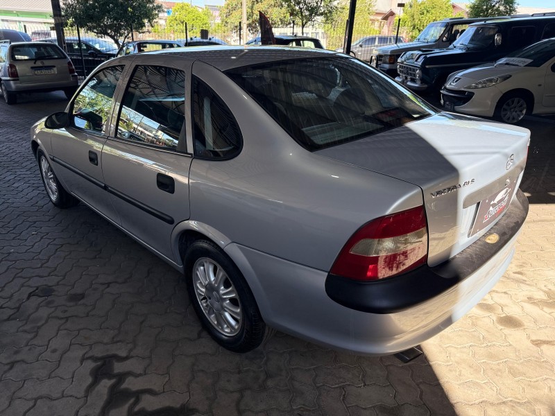 VECTRA 2.2 MPFI GLS 8V GASOLINA 4P MANUAL - 1999 - CAXIAS DO SUL