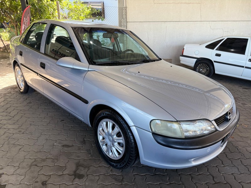 VECTRA 2.2 MPFI GLS 8V GASOLINA 4P MANUAL - 1999 - CAXIAS DO SUL