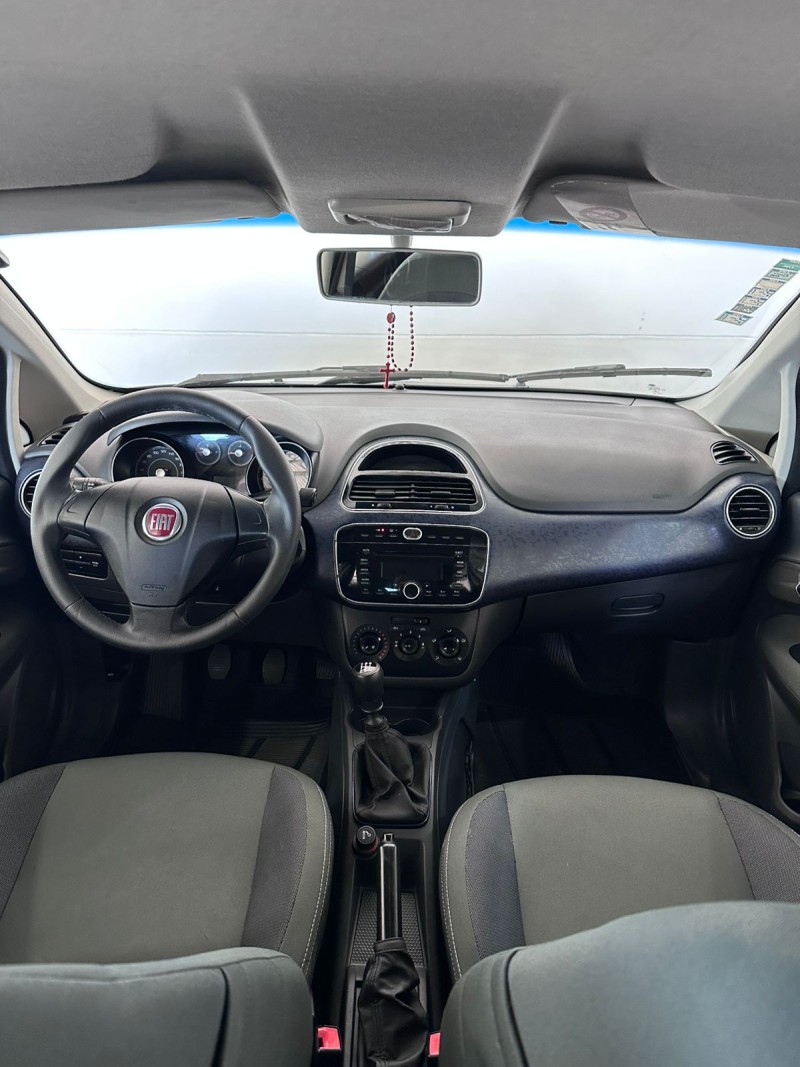 PUNTO 1.4 ATTRACTIVE 8V FLEX 4P MANUAL - 2015 - FARROUPILHA