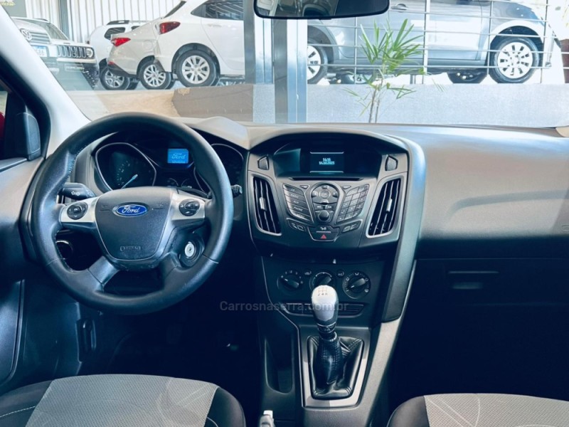 FOCUS 1.6 SE 16V FLEX 4P MANUAL - 2014 - CAMPO BOM