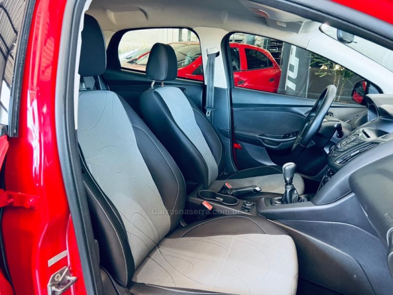 FOCUS 1.6 SE 16V FLEX 4P MANUAL - 2014 - CAMPO BOM
