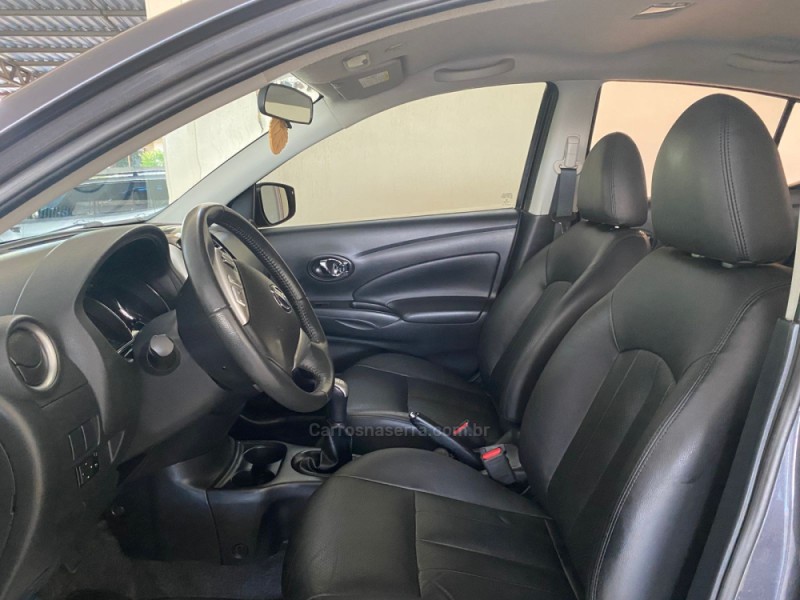 VERSA 1.6 16V FLEX UNIQUE 4P MANUAL - 2016 - LAJEADO