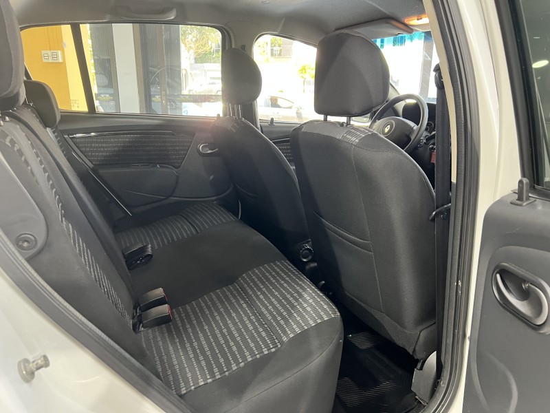 SANDERO 1.6 PRIVILÉGE 8V FLEX 4P AUTOMÁTICO - 2014 - CAXIAS DO SUL