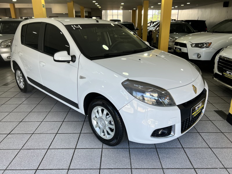 SANDERO 1.6 PRIVILÉGE 8V FLEX 4P AUTOMÁTICO - 2014 - CAXIAS DO SUL