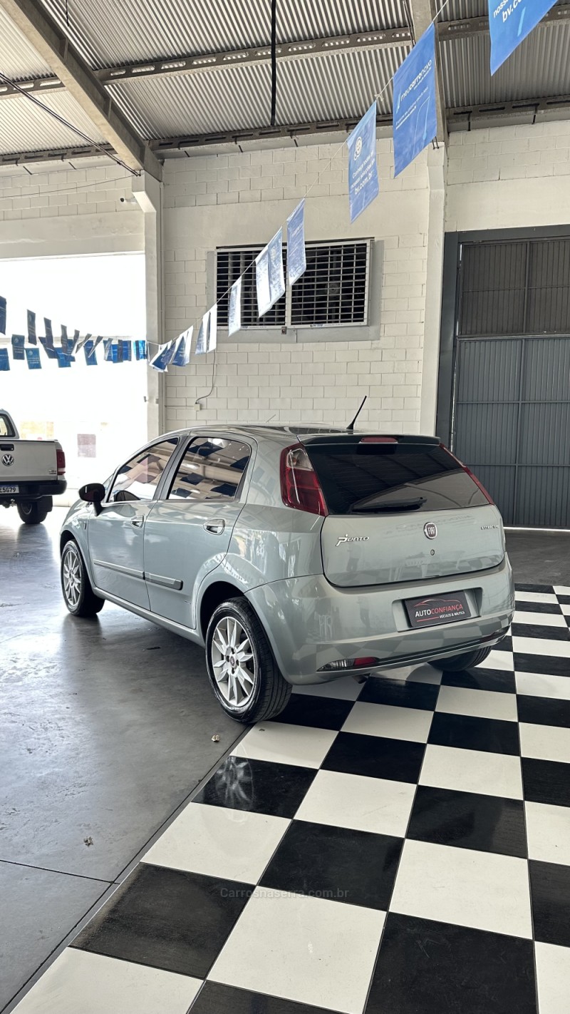 PUNTO 1.4 ATTRACTIVE 8V FLEX 4P MANUAL - 2012 - MONTENEGRO