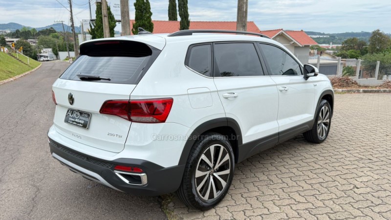 TAOS 1.4 16V COMFORTLINE TSI FLEX 4P AUTOMÁTICO - 2024 - DOIS IRMãOS