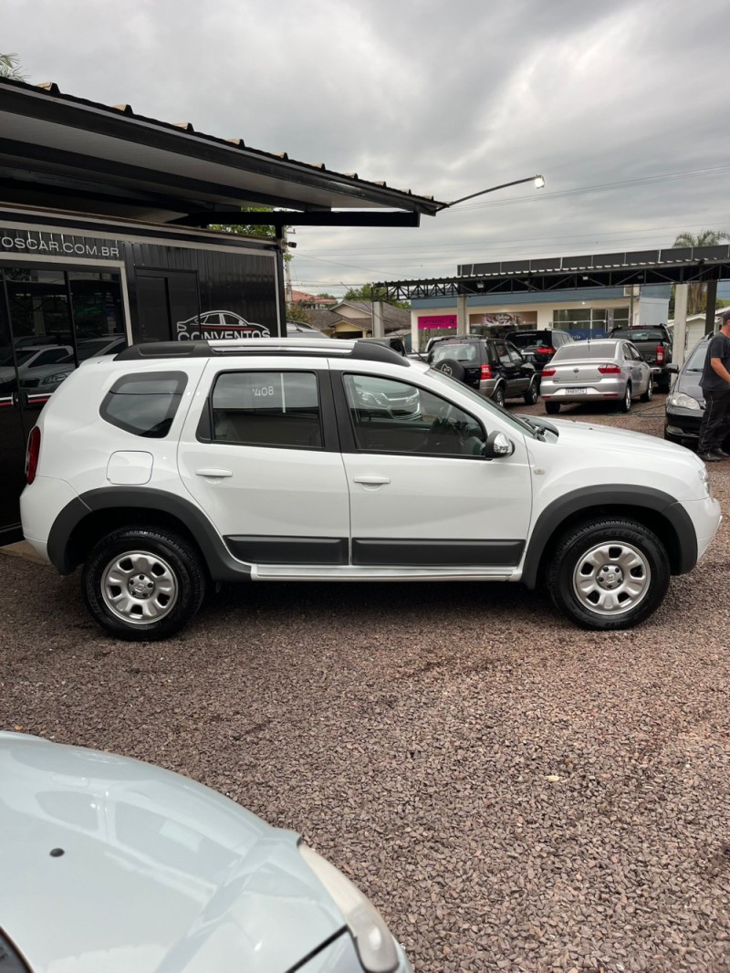 DUSTER 1.6 DYNAMIQUE 4X2 16V FLEX 4P MANUAL - 2015 - LAJEADO