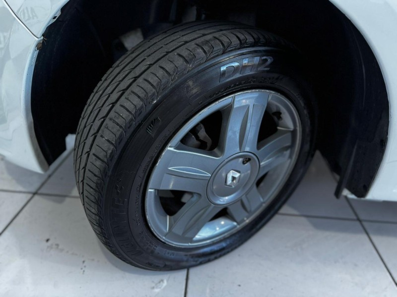SANDERO 1.0 TECH RUN 16V FLEX 4P MANUAL - 2014 - CAXIAS DO SUL