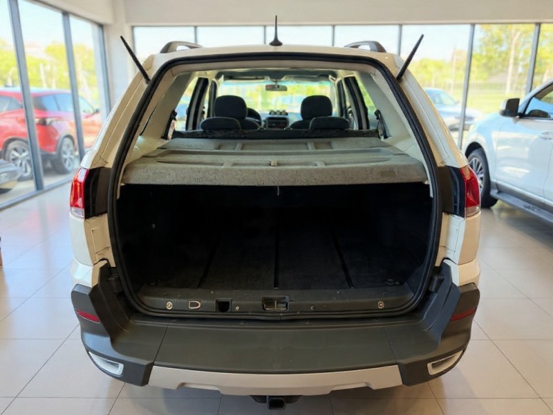 PALIO 1.8 MPI ADVENTURE LOCKER WEEKEND 8V FLEX 4P MANUAL - 2009 - NOVA PETRóPOLIS