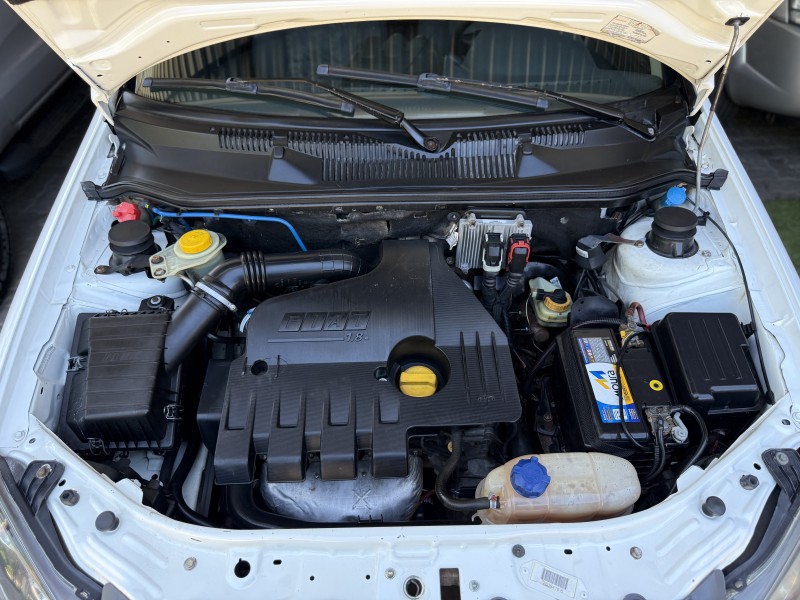 PALIO 1.8 MPI ADVENTURE LOCKER WEEKEND 8V FLEX 4P MANUAL - 2009 - NOVA PETRóPOLIS