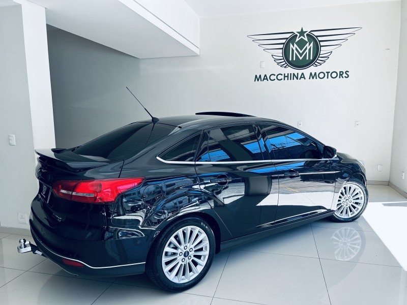 FOCUS 2.0 TITANIUM PLUS FASTBACK 16V FLEX 4P AUTOMÁTICO - 2016 - CAXIAS DO SUL