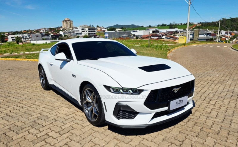 mustang 4.6 gt premium coupe v8 24v gasolina 2p automatico 2024 lajeado