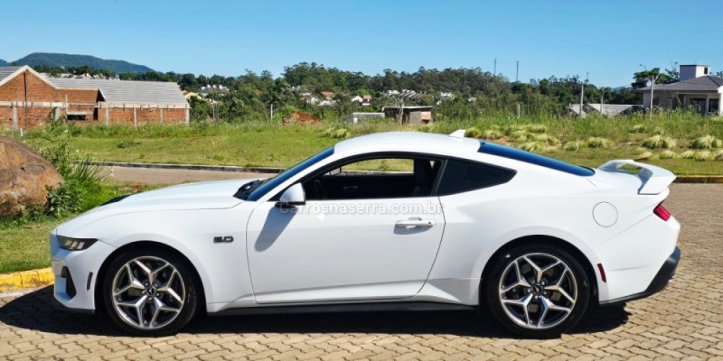 MUSTANG 4.6 GT PREMIUM COUPÉ V8 24V GASOLINA 2P AUTOMÁTICO - 2024 - LAJEADO