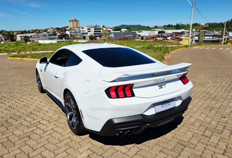 MUSTANG 4.6 GT PREMIUM COUPÉ V8 24V GASOLINA 2P AUTOMÁTICO - 2024 - LAJEADO