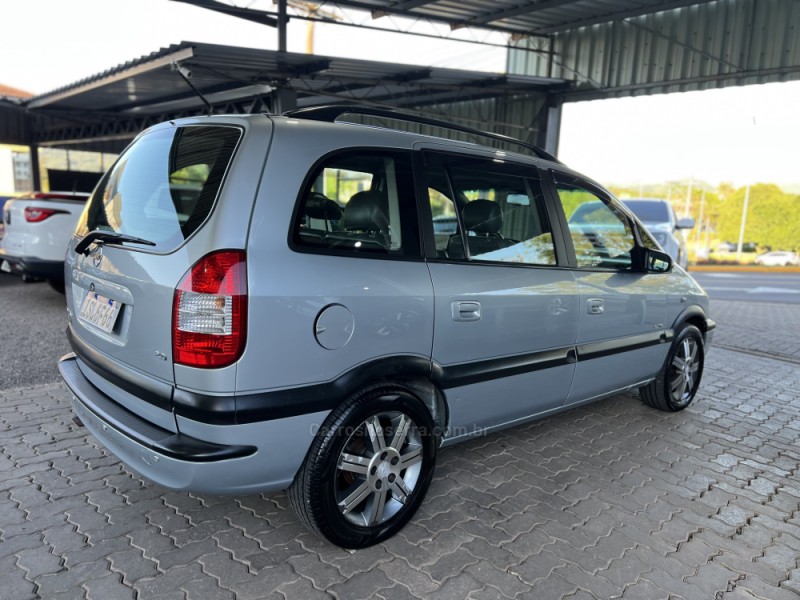 ZAFIRA 2.0 MPFI ELITE 8V FLEX 4P MANUAL - 2012 - BOM PRINCíPIO