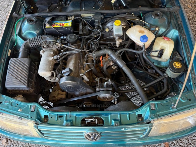 SANTANA 2.0 MI 8V GASOLINA 4P MANUAL - 1996 - FARROUPILHA