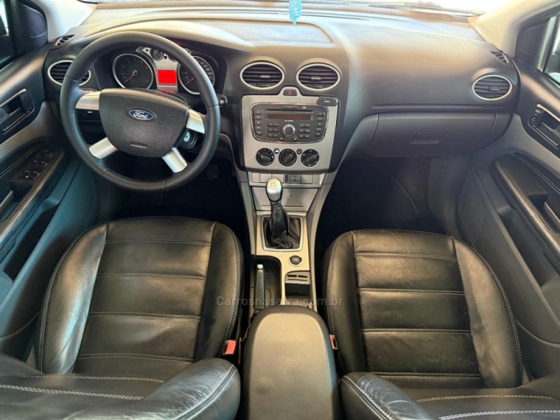 FOCUS 2.0 GLX 16V FLEX 4P MANUAL - 2010 - FARROUPILHA