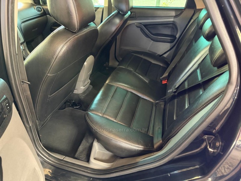 FOCUS 2.0 GLX 16V FLEX 4P MANUAL - 2010 - FARROUPILHA
