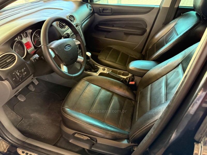 FOCUS 2.0 GLX 16V FLEX 4P MANUAL - 2010 - FARROUPILHA