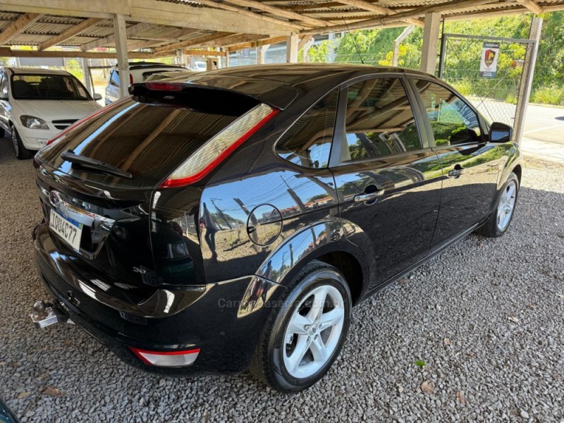 FOCUS 2.0 GLX 16V FLEX 4P MANUAL - 2010 - FARROUPILHA
