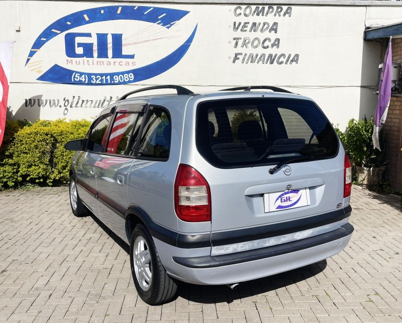ZAFIRA 2.0 MPFI CD 16V GASOLINA 4P MANUAL - 2001 - CAXIAS DO SUL