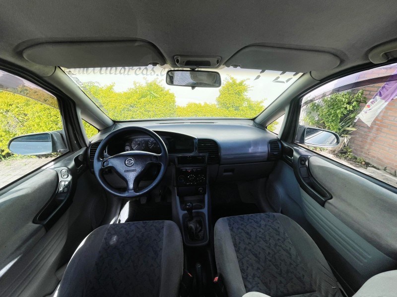 ZAFIRA 2.0 MPFI CD 16V GASOLINA 4P MANUAL - 2001 - CAXIAS DO SUL
