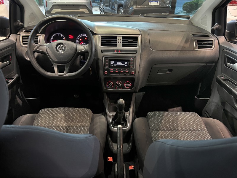 FOX 1.0 MPI TRENDLINE 12V FLEX 4P MANUAL - 2017 - FARROUPILHA