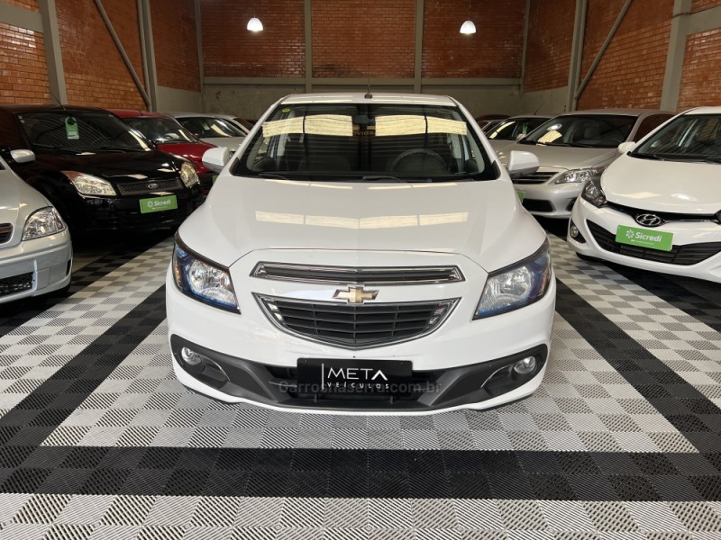 ONIX 1.4 MPFI LTZ 8V FLEX 4P MANUAL - 2015 - BENTO GONçALVES
