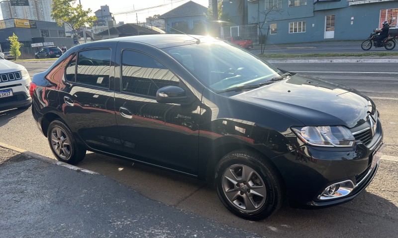 LOGAN 1.6 DYNAMIQUE 8V FLEX 4P MANUAL - 2015 - CAXIAS DO SUL