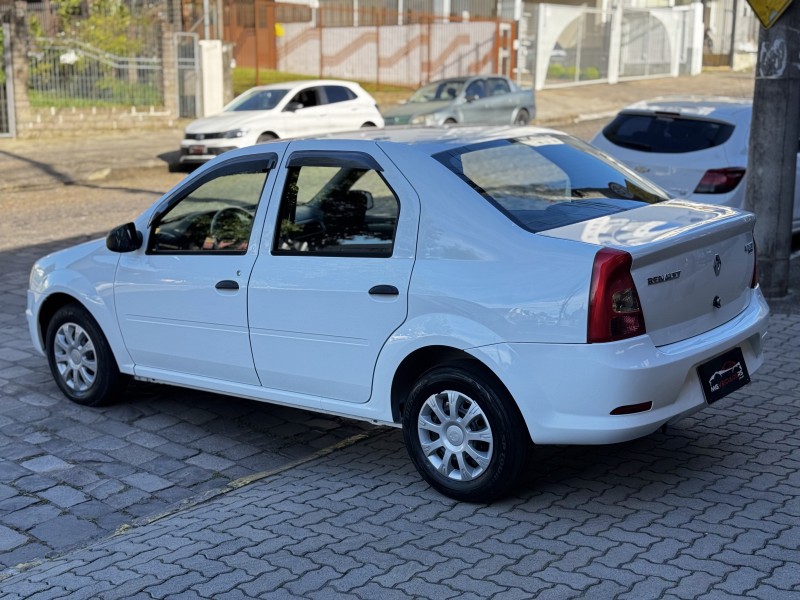 LOGAN 1.0 AUTHENTIQUE 16V FLEX 4P MANUAL - 2011 - CAXIAS DO SUL