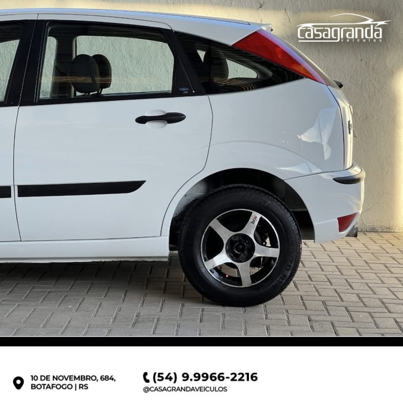 FOCUS 1.6 8V FLEX 4P MANUAL - 2005 - BENTO GONçALVES