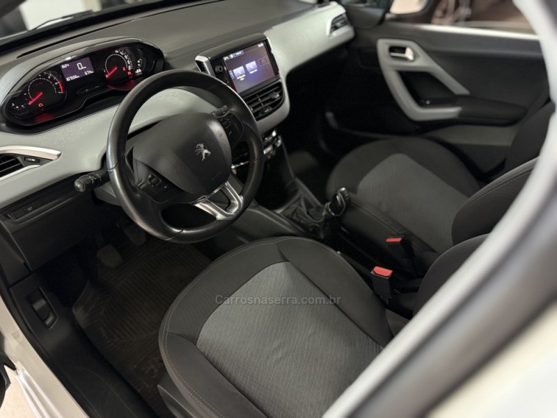 208 1.5 ACTIVE 8V FLEX 4P MANUAL - 2017 - GUAPORé