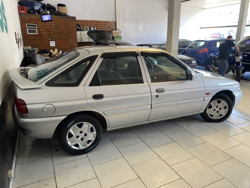 ESCORT 1.8 GLX 16V GASOLINA 4P MANUAL - 1999 - CAXIAS DO SUL