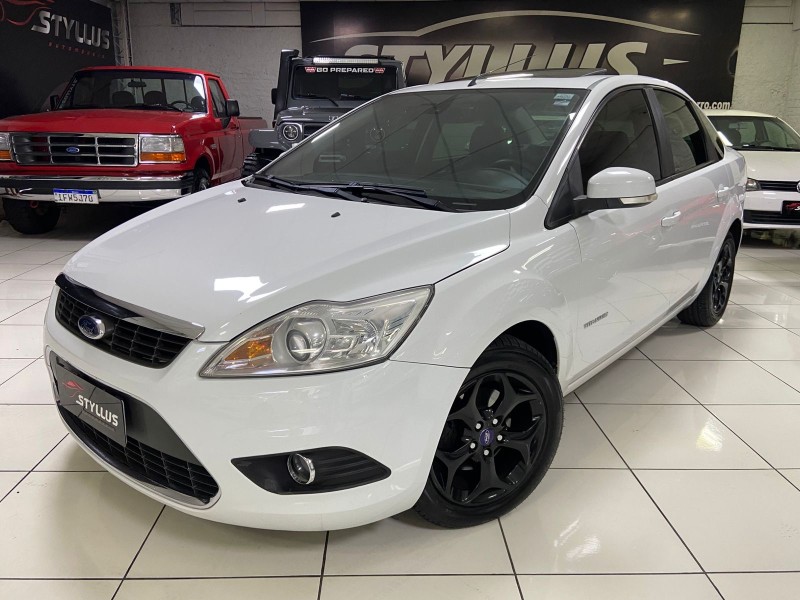 FOCUS 2.0 TITANIUM SEDAN 16V FLEX 4P AUTOMÁTICO
