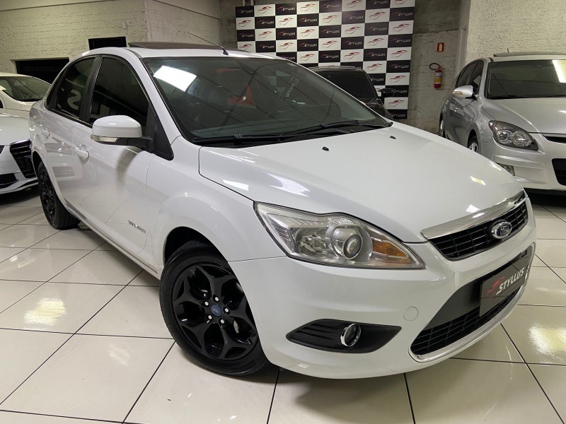 FOCUS 2.0 TITANIUM SEDAN 16V FLEX 4P AUTOMÁTICO - 2013 - ESTâNCIA VELHA