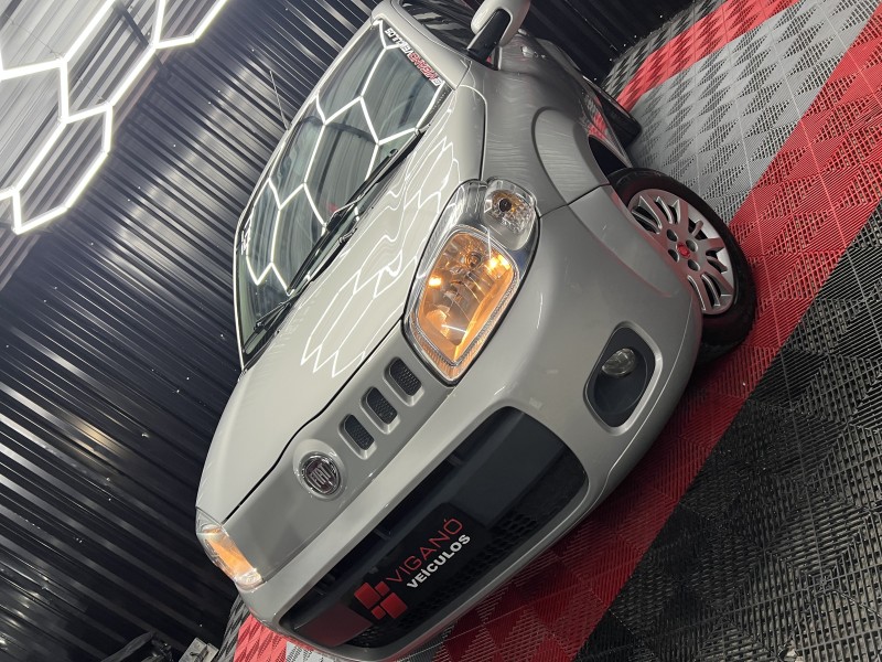 UNO 1.0 EVO VIVACE 8V FLEX 4P MANUAL - 2012 - CAXIAS DO SUL