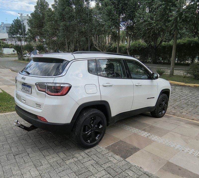 COMPASS 2.0 16V DIESEL LONGITUDE 4X4 AUTOMÁTICO - 2018 - FARROUPILHA