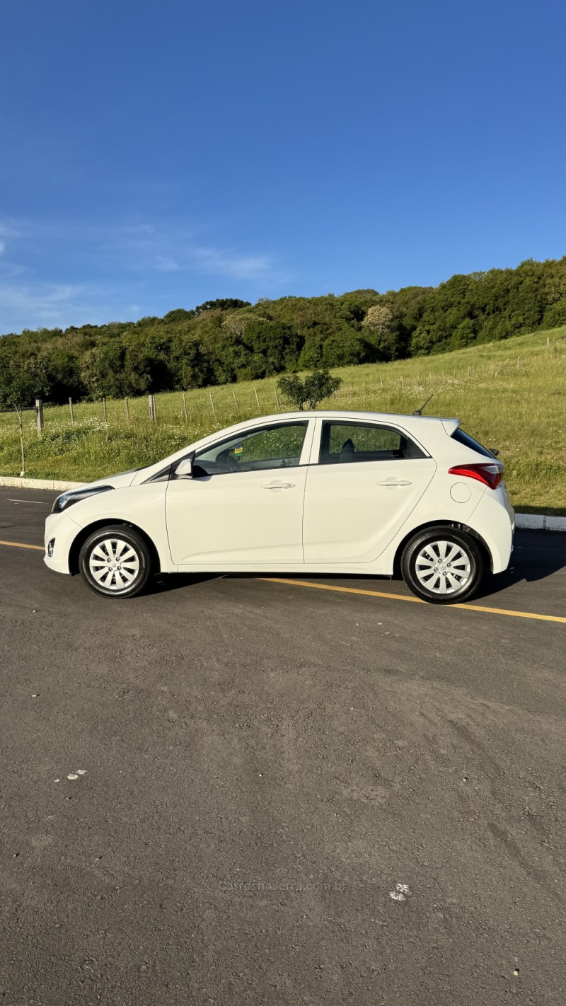 HB20 1.0 COMFORT 12V FLEX 4P MANUAL - 2015 - CARLOS BARBOSA