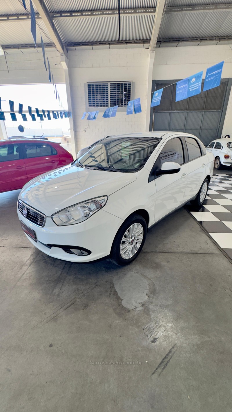 siena 1.6 mpi essence 16v flex 4p manual 2017 montenegro