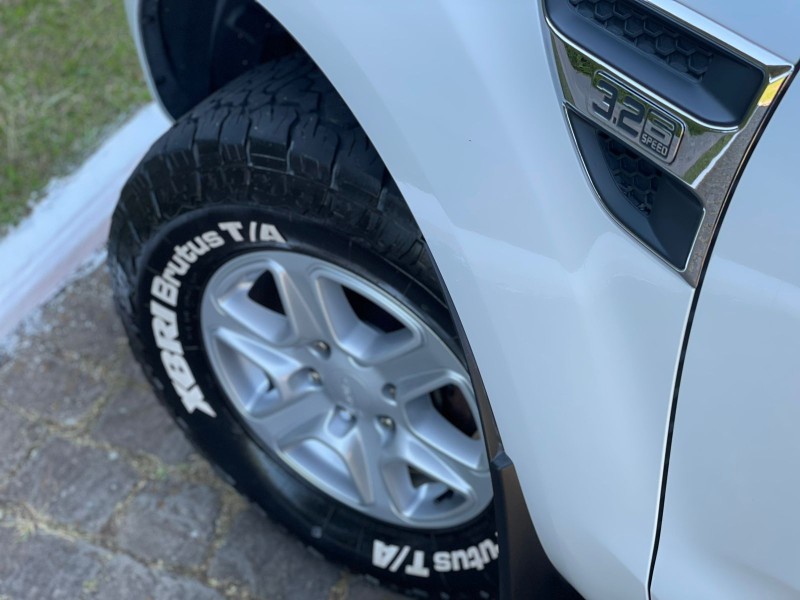 RANGER 3.2 XLT 4X4 CD 20V DIESEL 4P MANUAL - 2013 - FARROUPILHA