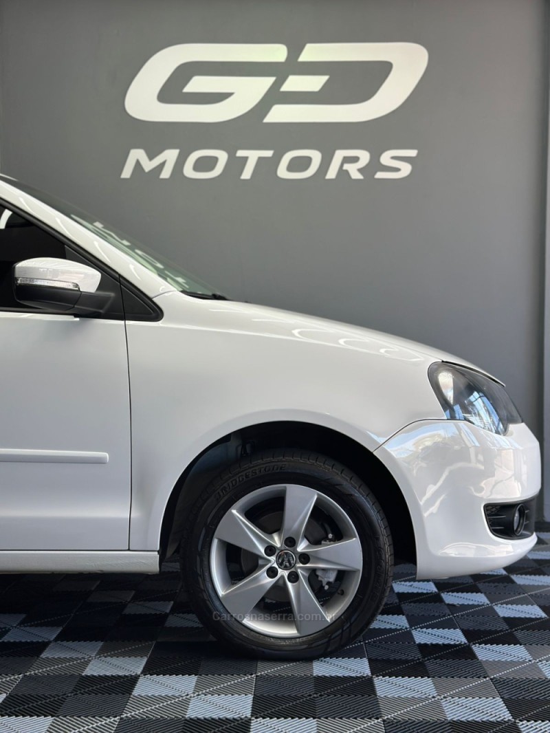 POLO 1.6 MI 8V FLEX 4P MANUAL - 2014 - PASSO FUNDO