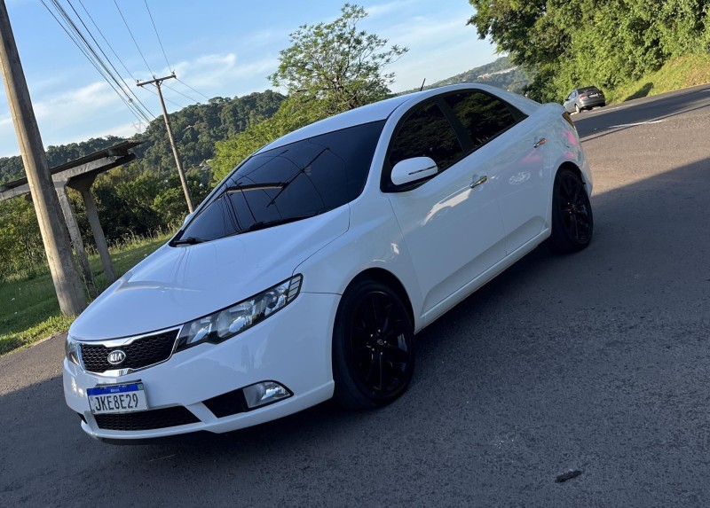 cerato 1.6 sx3 16v gasolina 4p automatico 2013 estancia velha