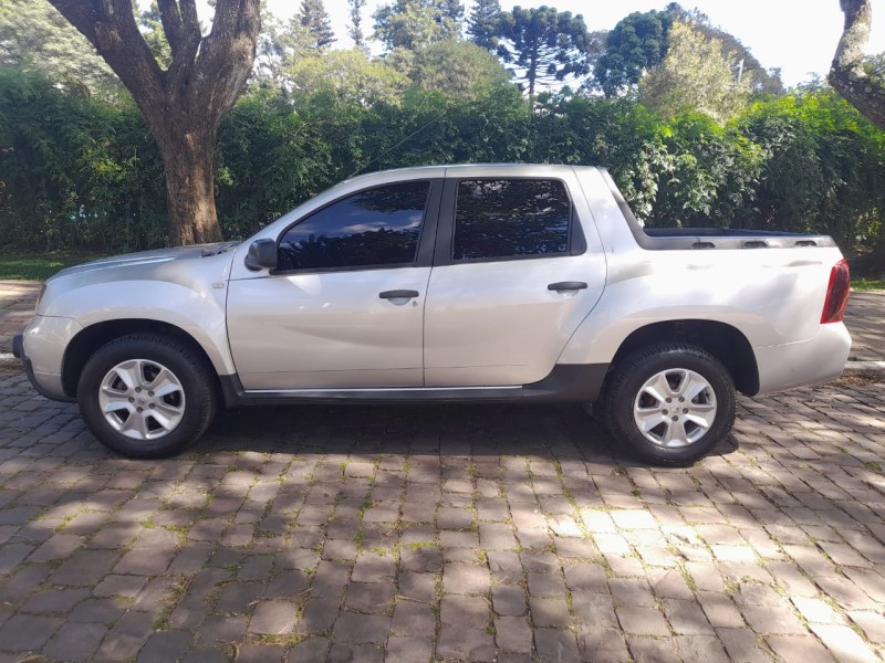 OROCH 1.6 16V SCE INTENSE FLEX 4P MANUAL - 2022 - FARROUPILHA