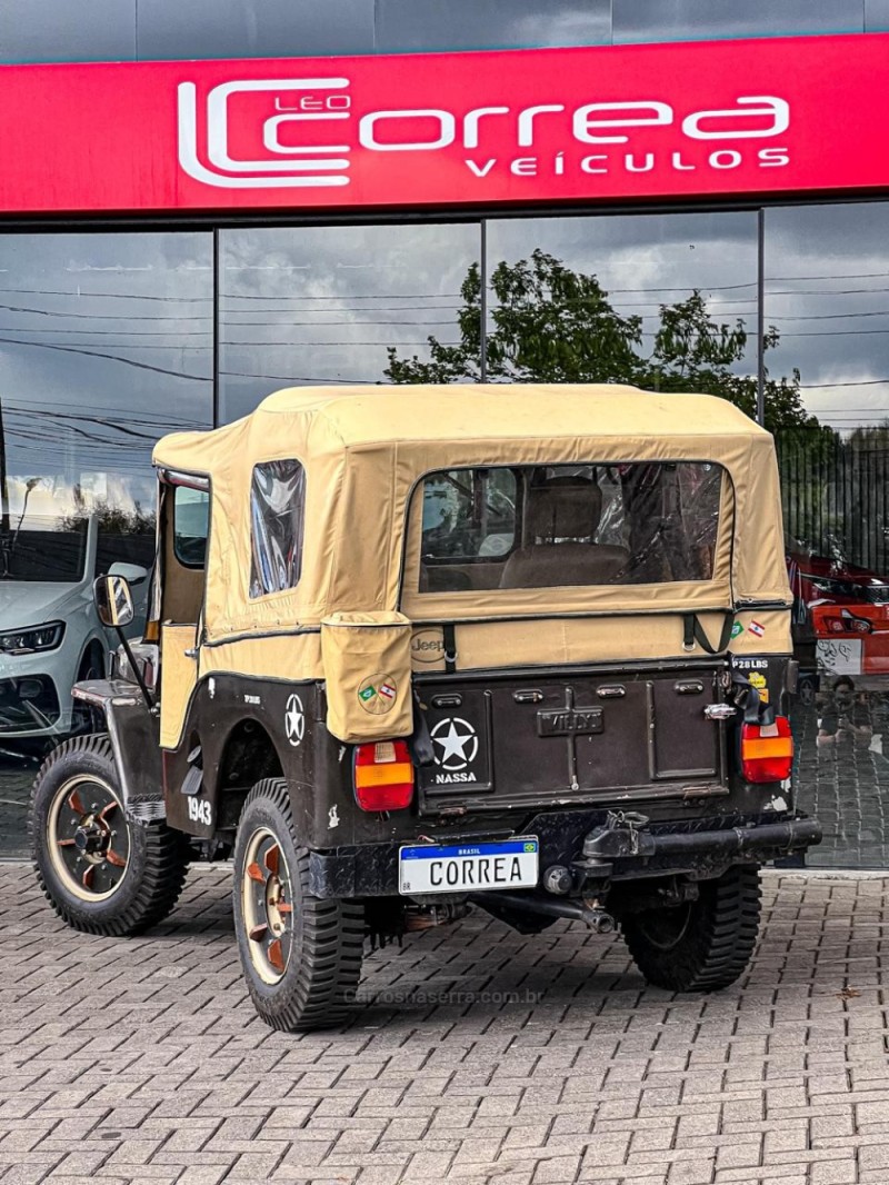 JEEP  - 1943 - CANELA