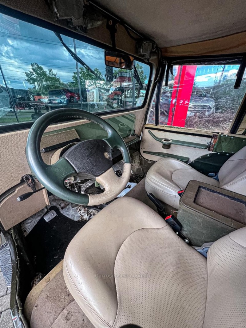 JEEP  - 1943 - CANELA