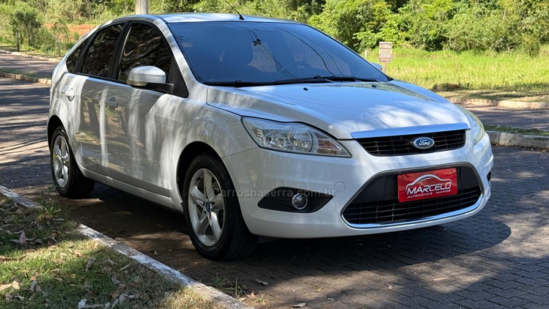 FOCUS 1.6 GLX 16V FLEX 4P MANUAL - 2011 - GUAPORé
