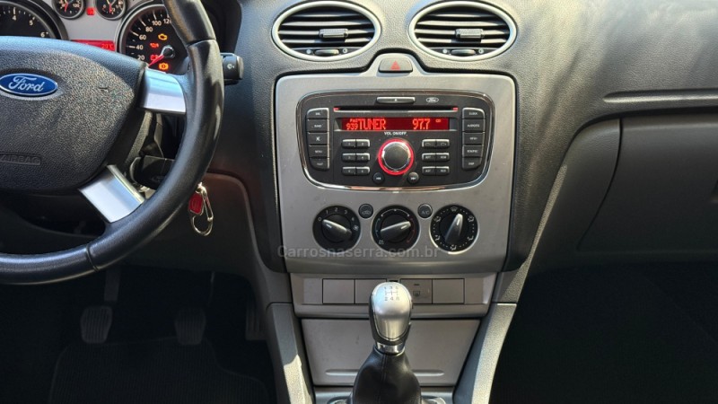 FOCUS 1.6 GLX 16V FLEX 4P MANUAL - 2011 - GUAPORé