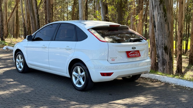 FOCUS 1.6 GLX 16V FLEX 4P MANUAL - 2011 - GUAPORé