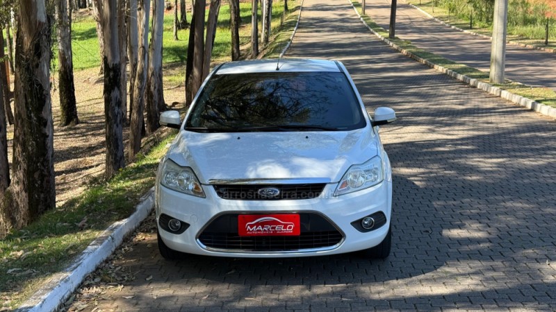 FOCUS 1.6 GLX 16V FLEX 4P MANUAL - 2011 - GUAPORé